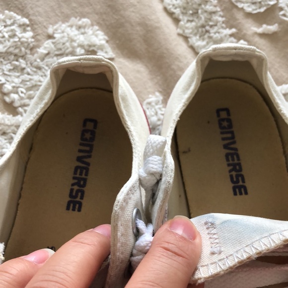 Converse women’s size 7 - Picture 6 of 7